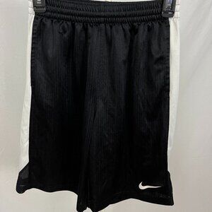 Nike Black White Soft Basketball Athletic Shorts Pockets and Drawstring Size XL